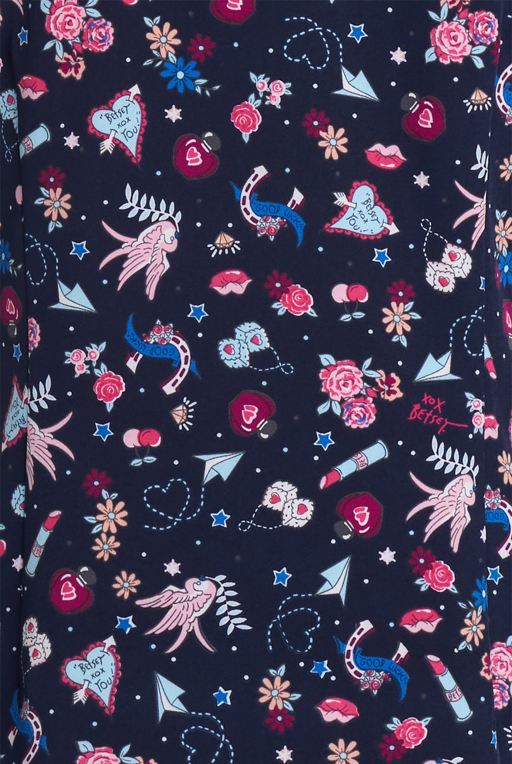 Betsey Johnson Hearts XOX You Women's 2-Pocket STRETCH Round Neck Print Scrub Top