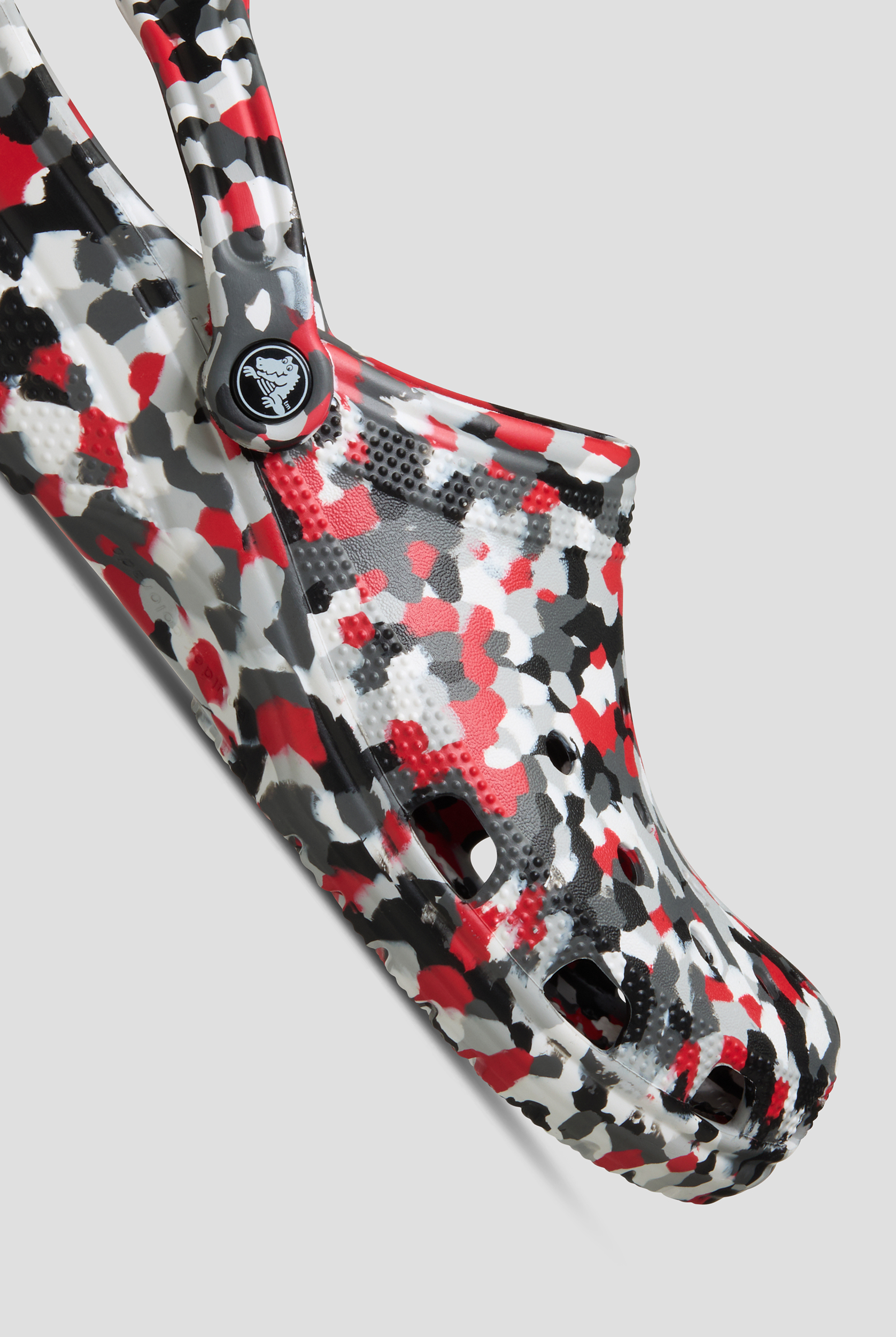 Crocs&trade; Unisex Red / Multi Classic Confetti Clog