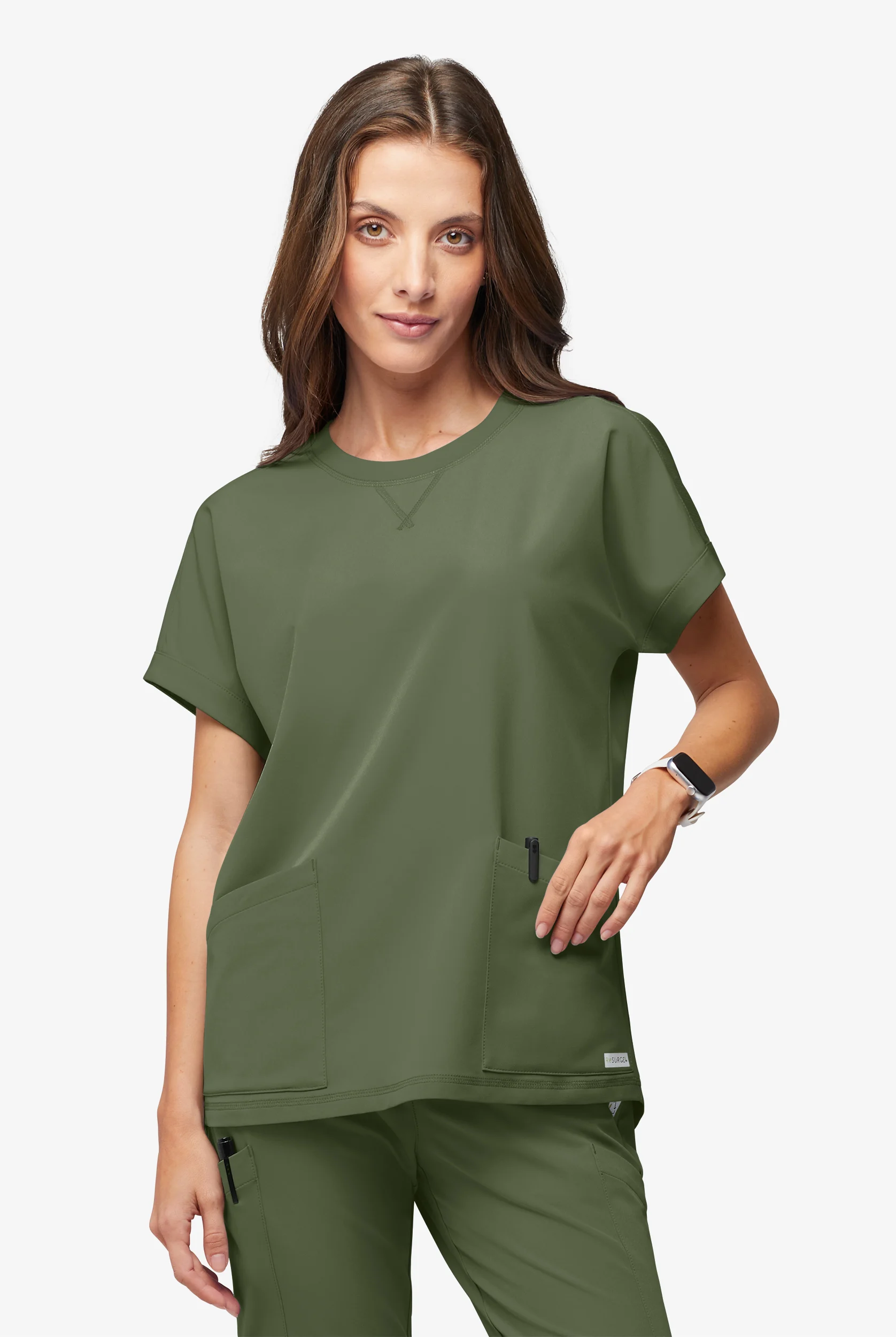 Blusa médica ReSurge con cuello redondeado y mangas dolmán para mujer
