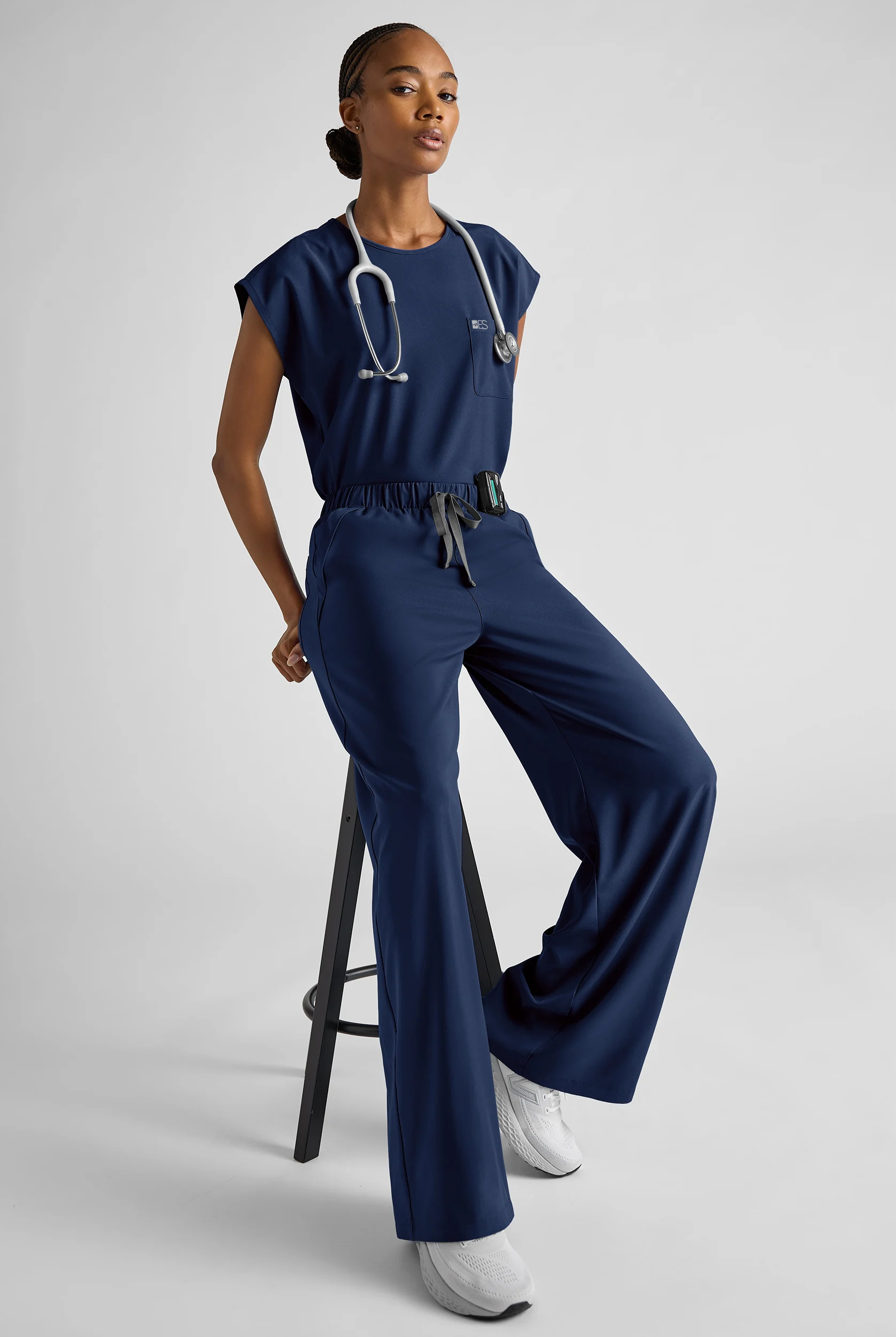 Blusa m&eacute;dica Easy STRETCH Gracie con cuello redondo y mangas dolm&aacute;n para mujer