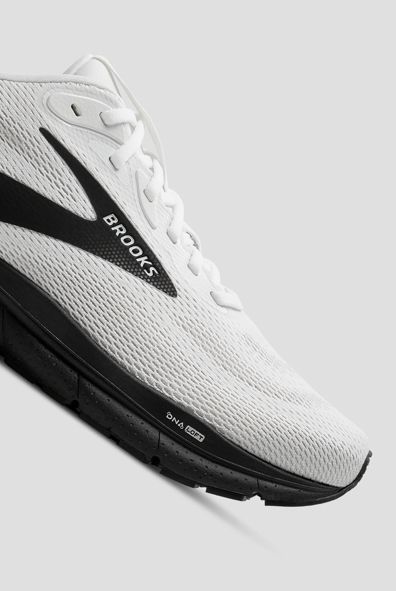 Brooks Men's Trace 4 Bright White/Oyster/Black Athletic Lace Up Nursing Shoes