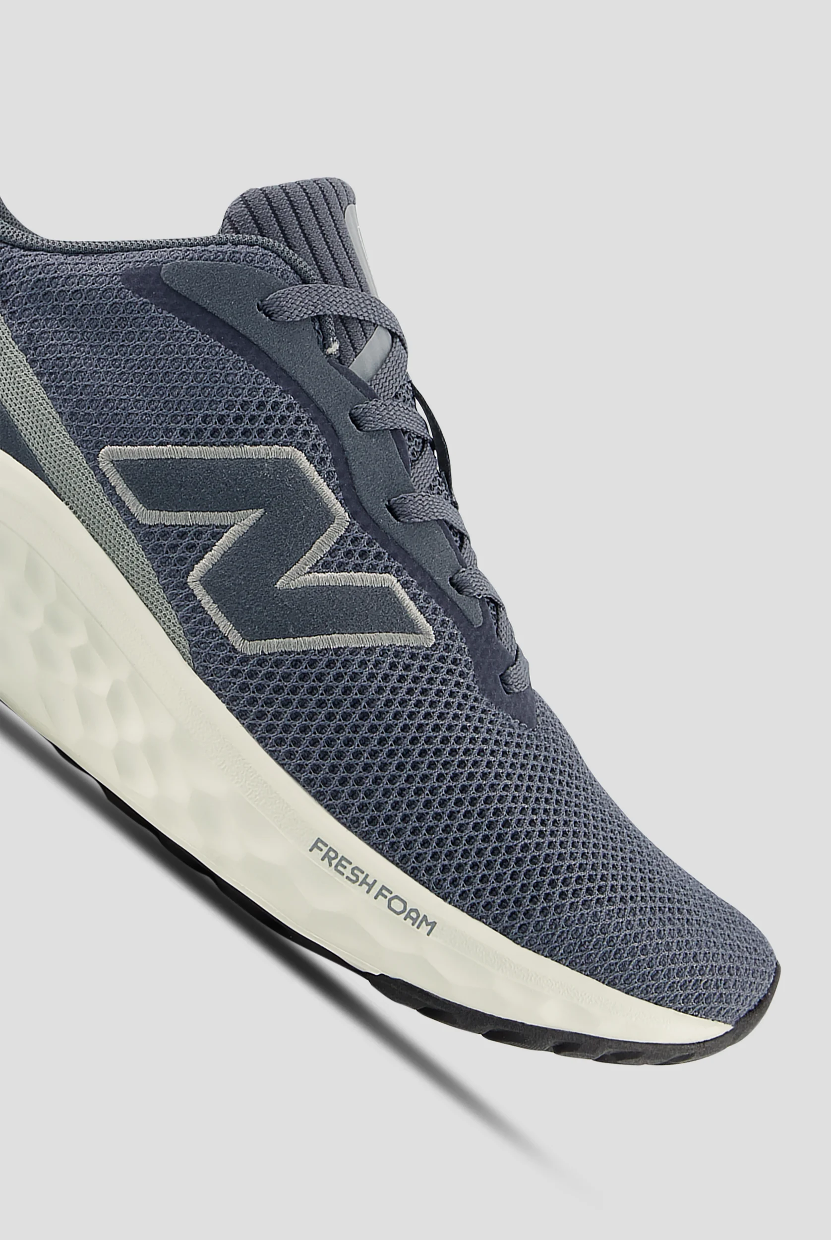 New Balance Men's Fresh Foam Arishi v4 Graphite / Slate Grey Athletic Lace Up Shoes